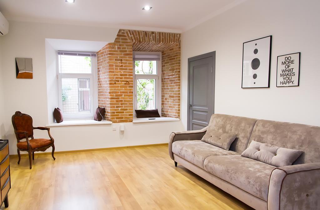 Apartment In The Center Of Odessa Buitenkant foto